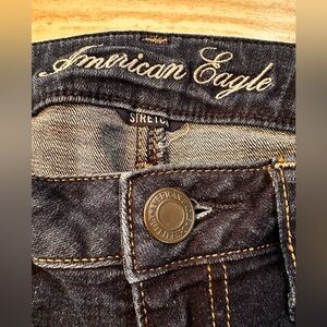 American Eagle stretch jeggings
Women’s Size 6
Vintage 
Fits like a 4